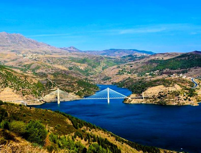 Le barrage de Béni Haroun-Mila.